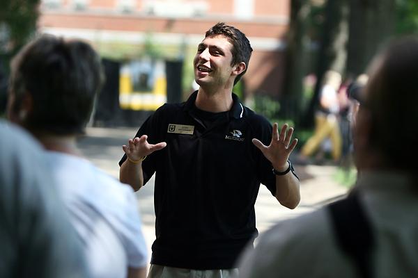 Tour-Guide_Royalty-free LIVETOURS IS ALSO VERY INTERESTING FOR COMPANIES AND INSTITUTIONS
